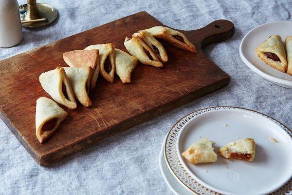 Apricot-Filled Biscuits