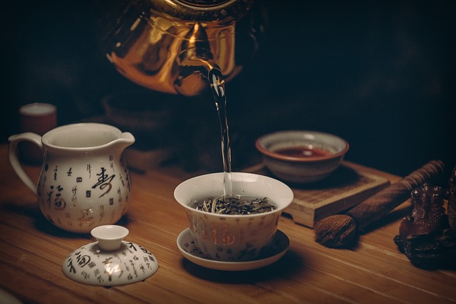 does pu erh tea have caffeine?